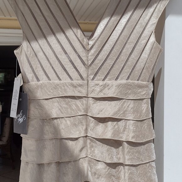 SHINGLE RUFFLE LONG DRESS - Picture 4 of 5